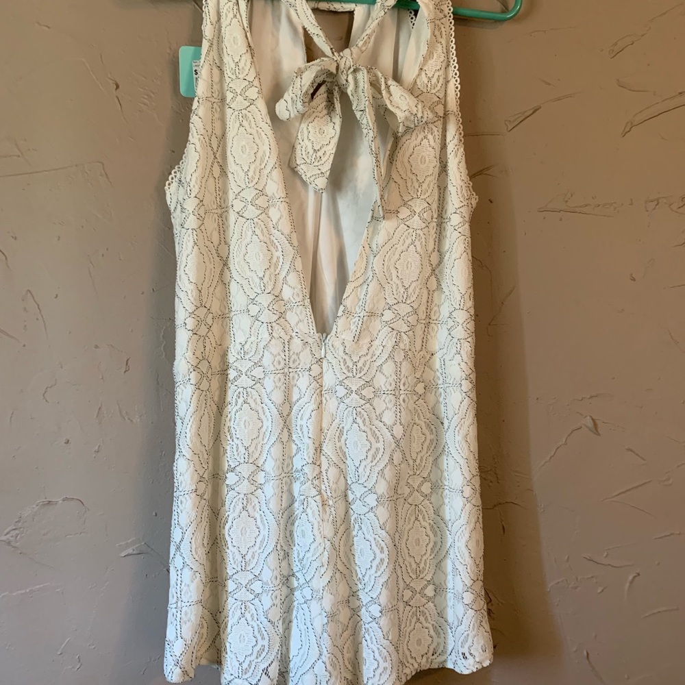Lace romper - Picture 3 of 4